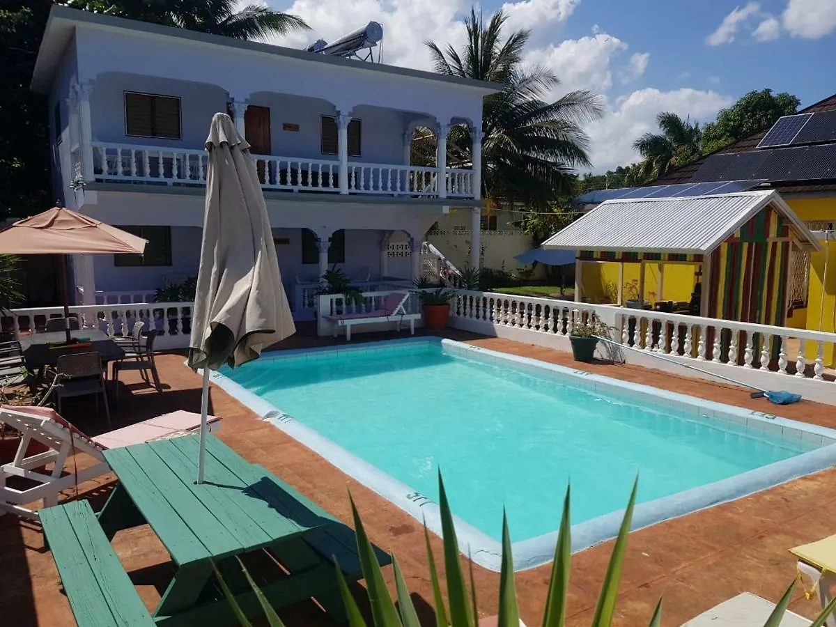 أوشو ريوس Almond Tree Villa & Apartments جامايكا